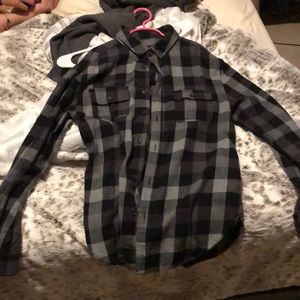 black and grey pattern flannel. men’s XS